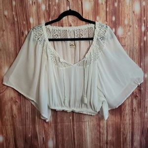 🌵4/$20🌵 Hollister Boho Drop Sleeve Crop top